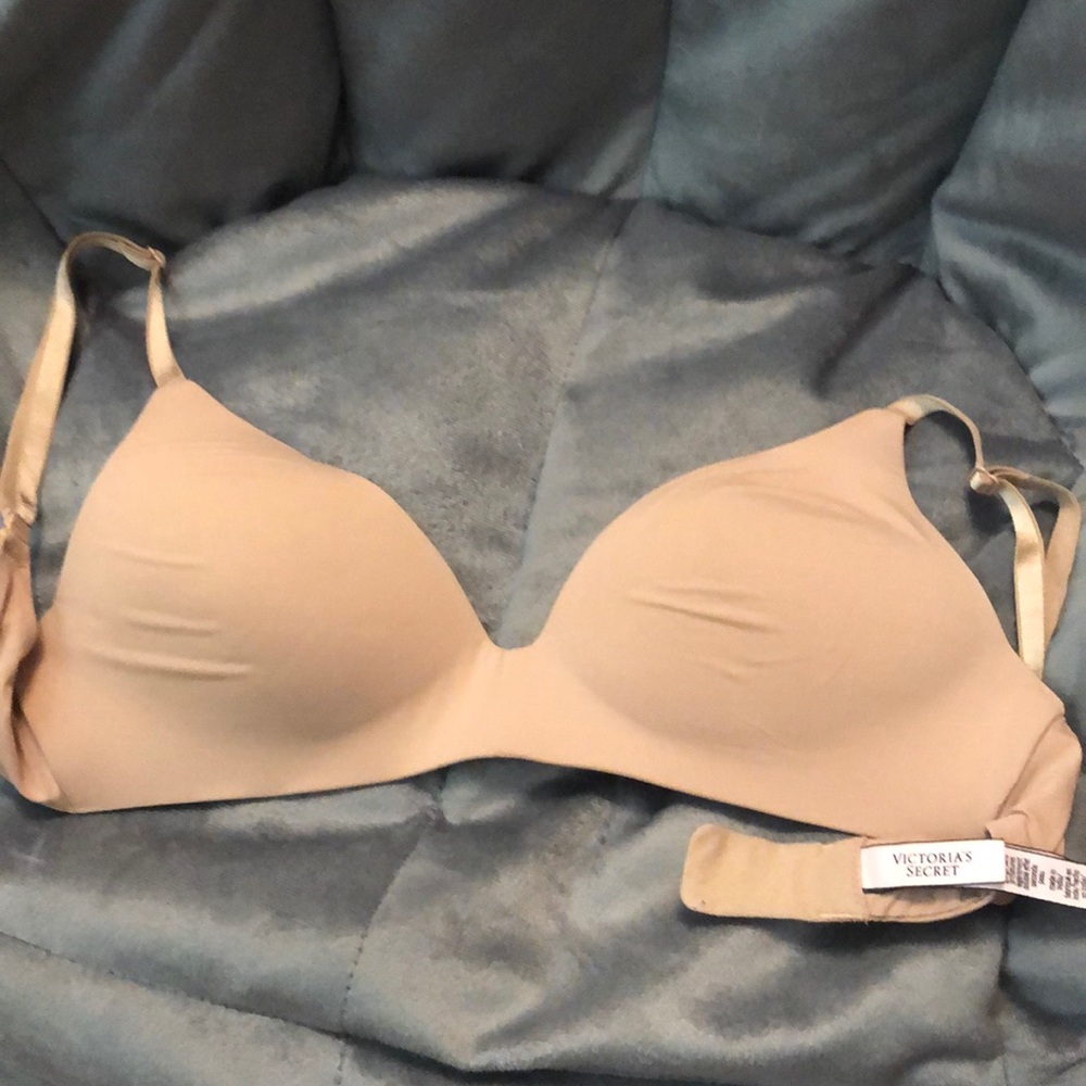 Victoria’s Secret bra nude